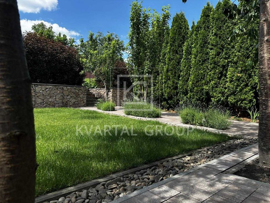Просторий будинок 192 м² на ділянці 11 соток