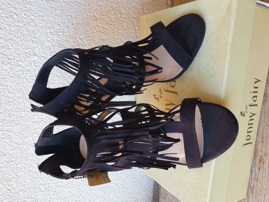 Nowe sandałki szpilki frędzle 39