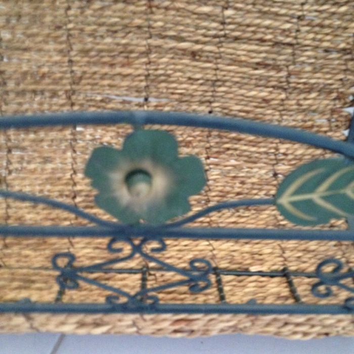 Porta revistas em verga