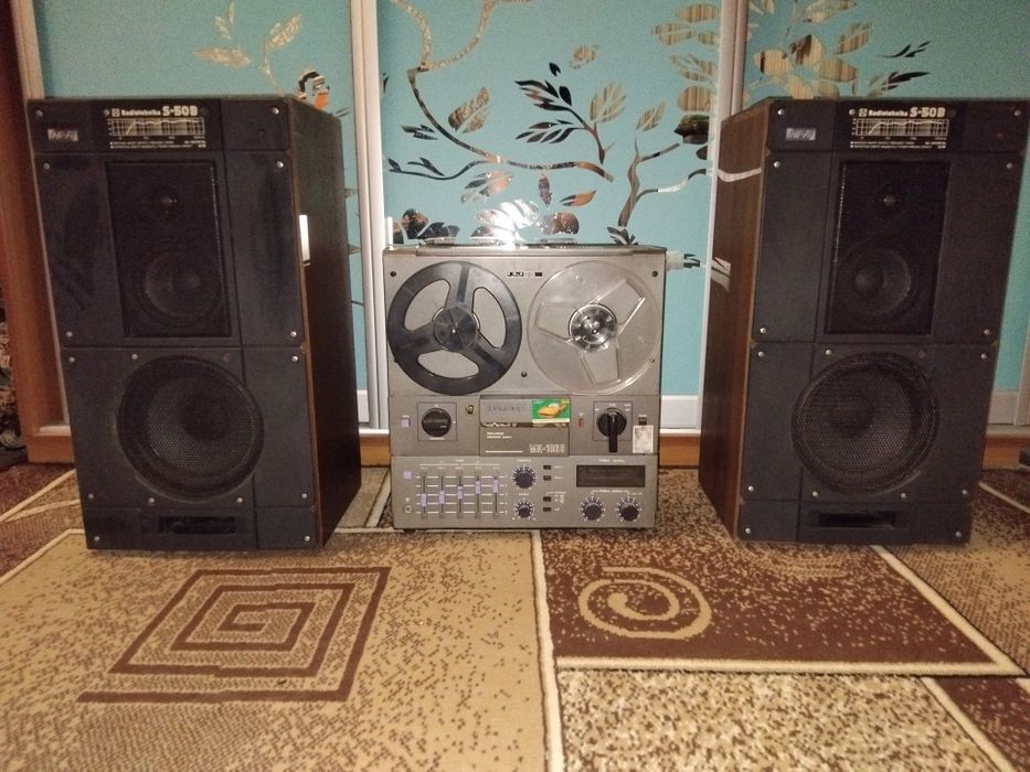 Продам комплект - магнитофон Юпитер МК-106 С с колонками Radiotehnika