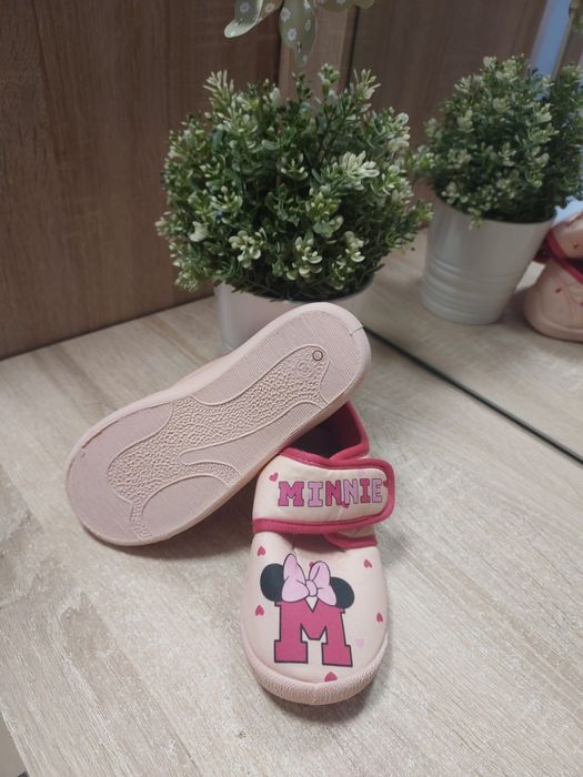 Kapcie dla dziewczynki Minnie Mouse r.30