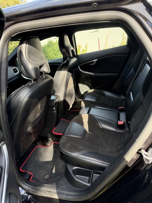 Volvo V40 D2
