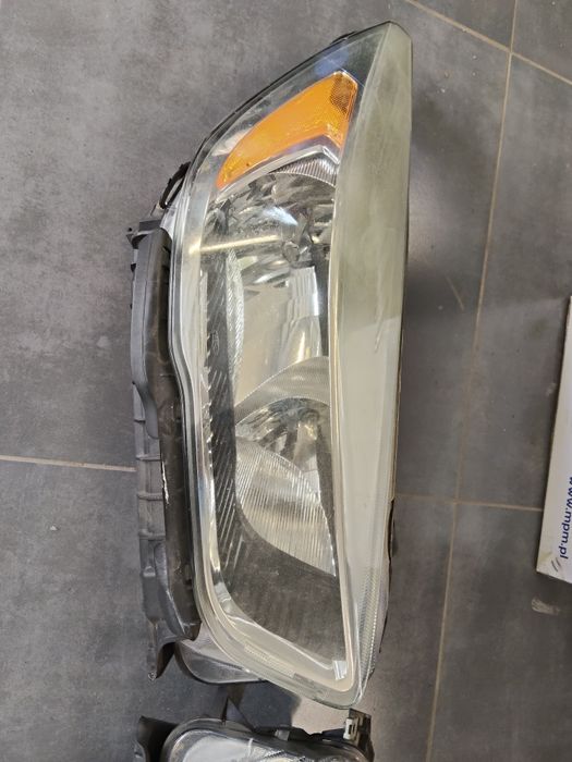 2 kompletne lampy do Ford Escape 2017