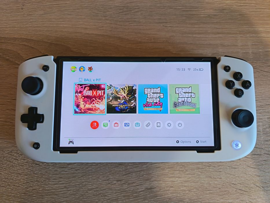 Nintendo Switch OLED z Nitro Deck + karta SD