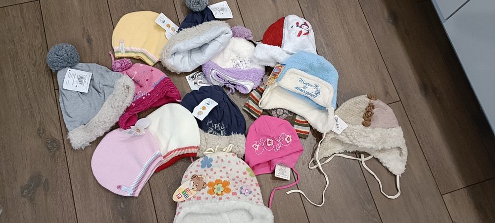 Czapki dziecięce zestaw 100 szt nowe