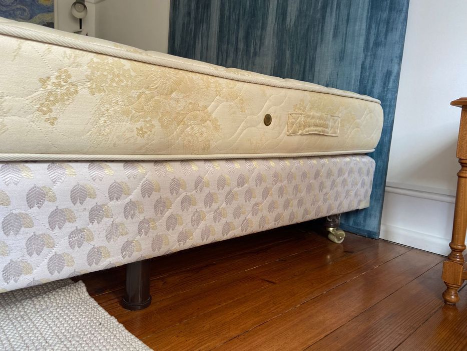 Colchão Sommier e Cabeceira