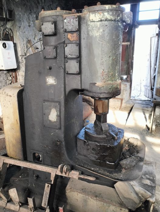 Продам пневмомолот ковальський