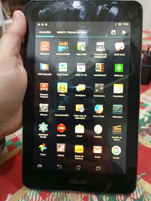 25€ tablet ASUS precisa de uma capa nova tem os botões estragados,