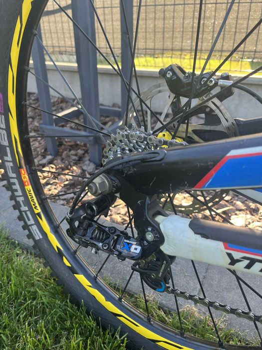 YT Industries Tues DH -rower downhill/full
