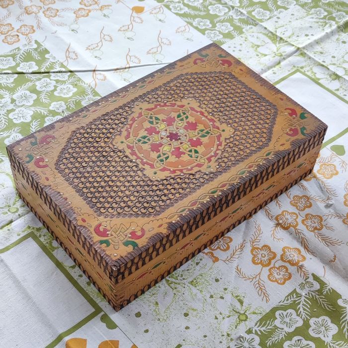 Szkatułka drewniana na biżuterię PRL antyk