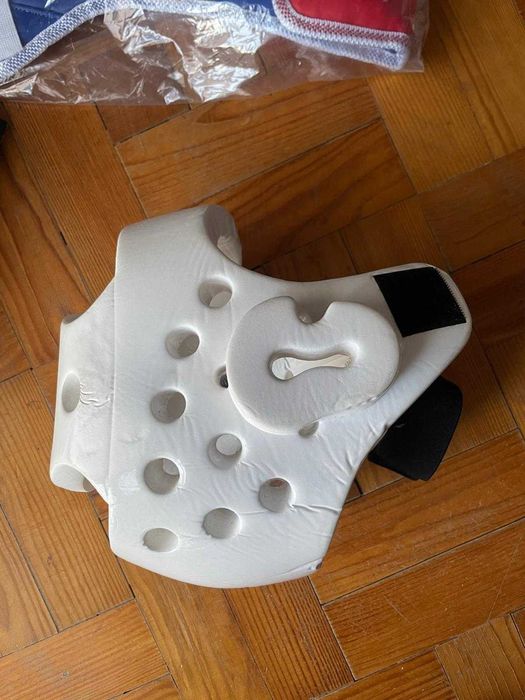 Conjunto de Proteções de Taekwondo