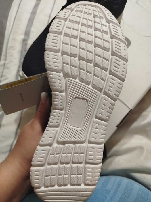 Кросівки жіночі нові