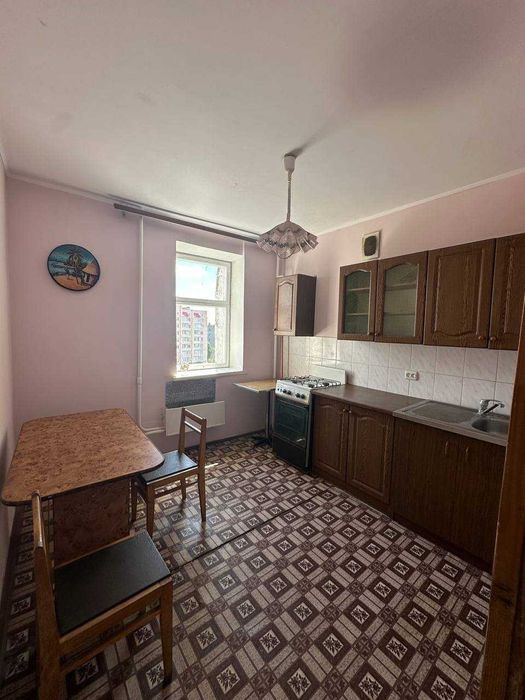 1к квартира, 37 кв.м,9/10,гарне розташування,будинок з цегли,не кутова