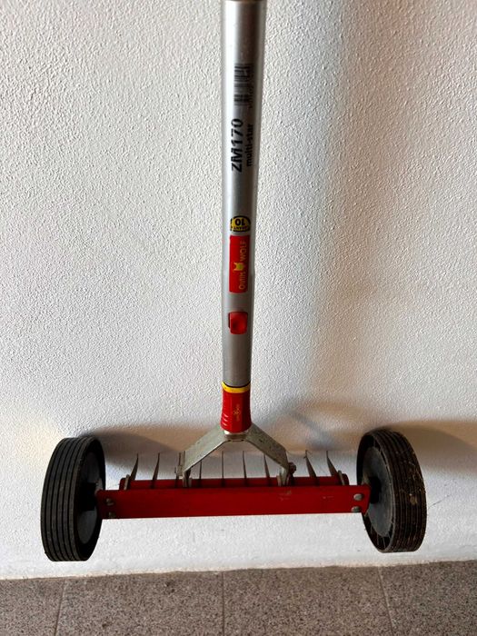 ESCARIFICADOR Relva Rolo de mão marca Wolf com CABO como novo