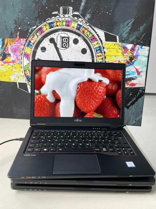 Компактний Fujitsu LIFEBOOK U729 з зарядкою USB-C є кількість