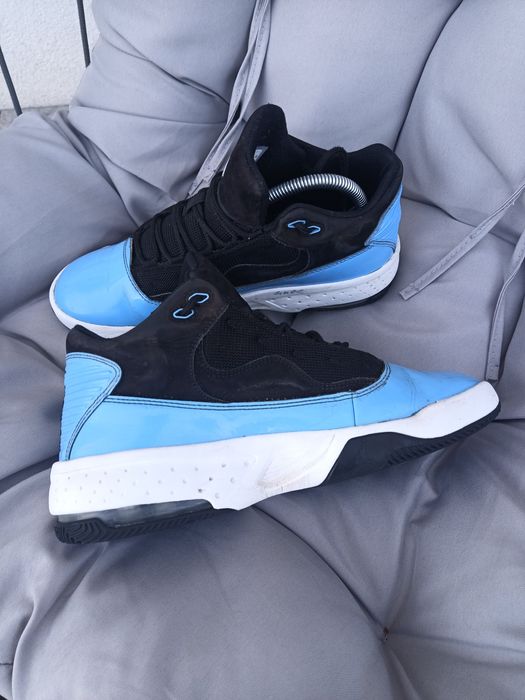 Jordan Max Aura 2 Black University blue men's shoes