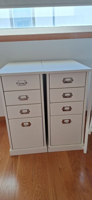 Dois módulos de gavetas Ikea