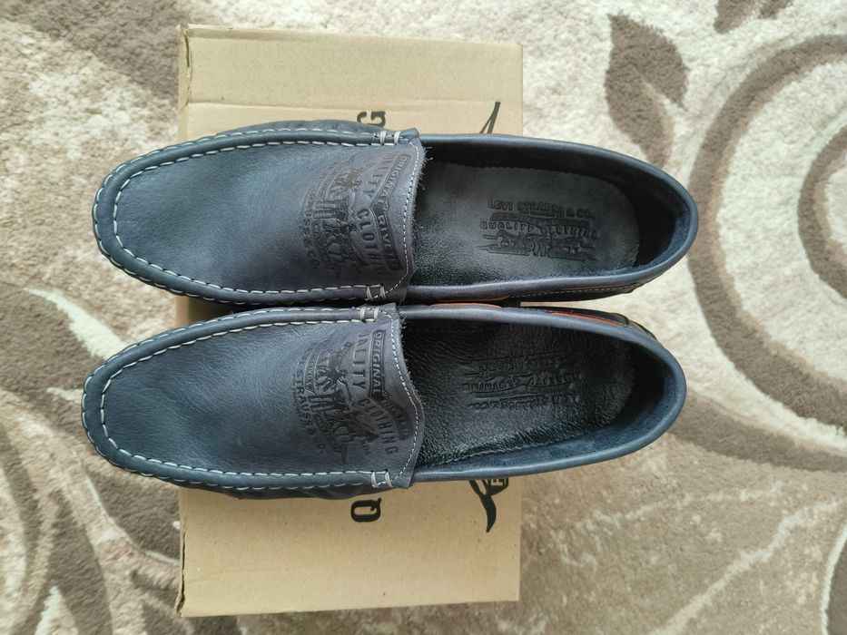 Продам нові мокасини з натуральної шкіри Levi's