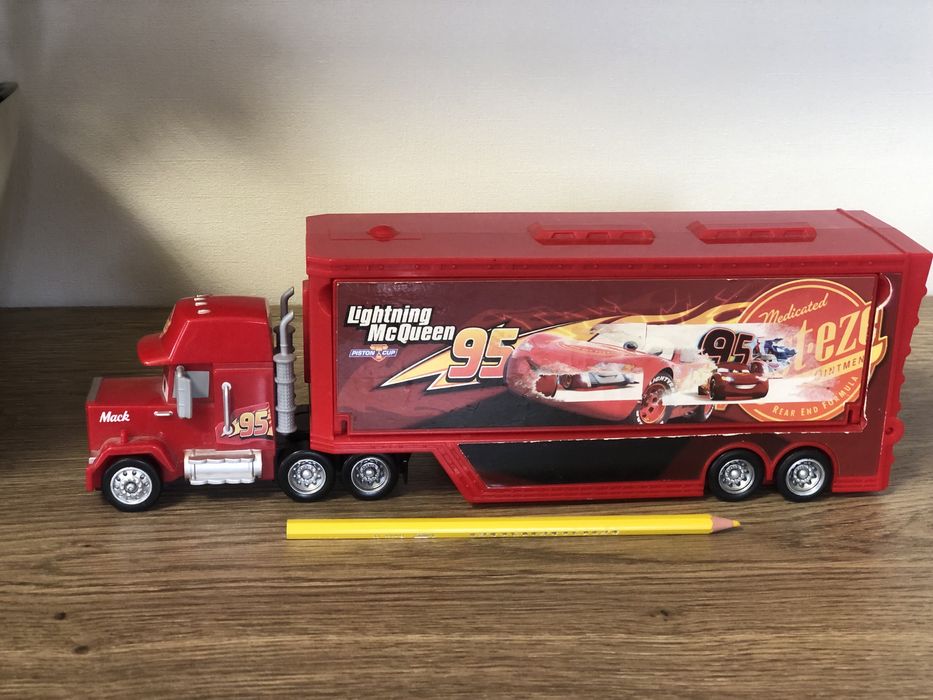 Машинки молнія маквін за одну 300 гривень