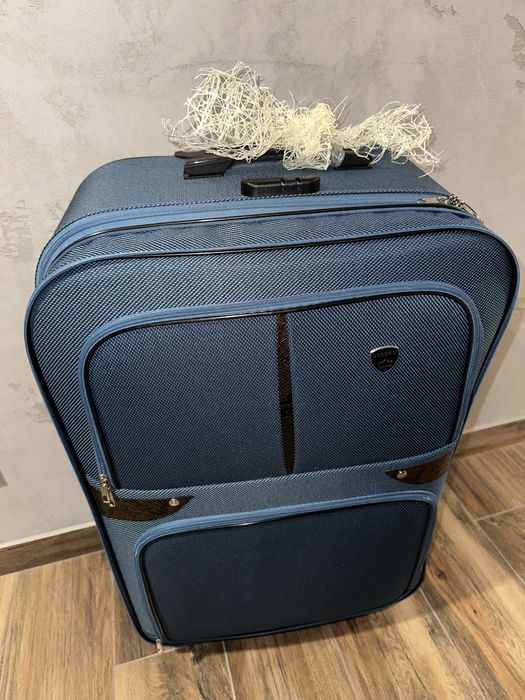 Duża, miękka walizka, kółka obrotowe 360 stopnii