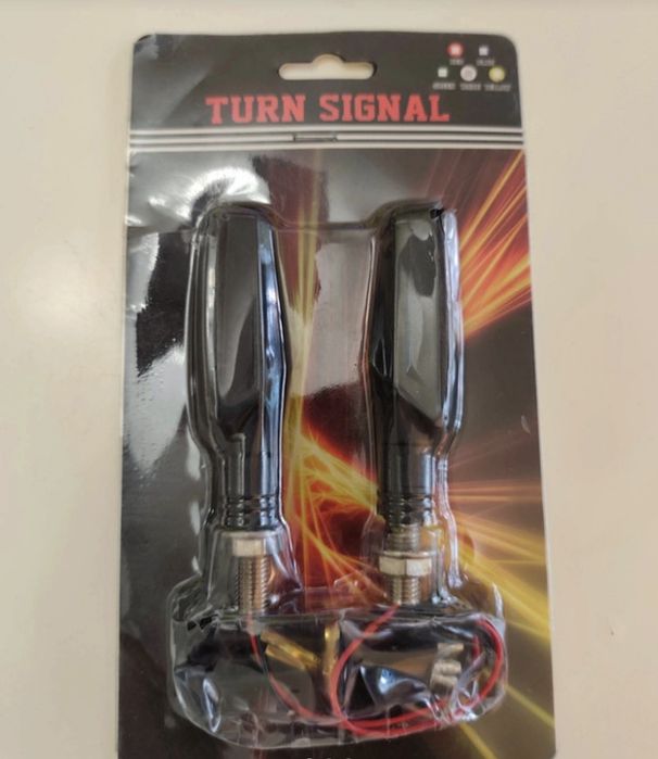 Piscas mota amarelos