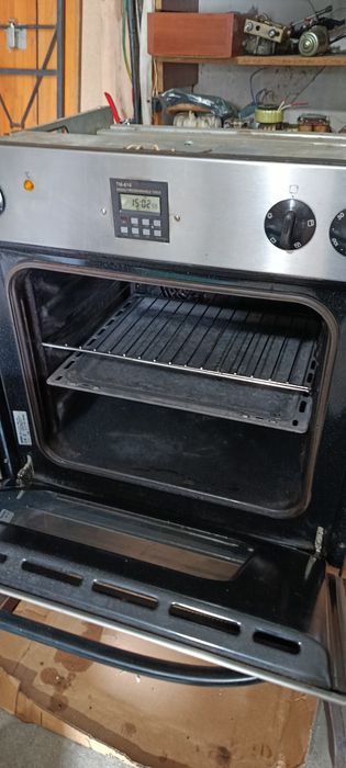 Продам духовий шкаф