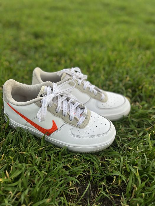 Кросівки Nike Air Force 1 07 LV8 "Orange Swoosh"