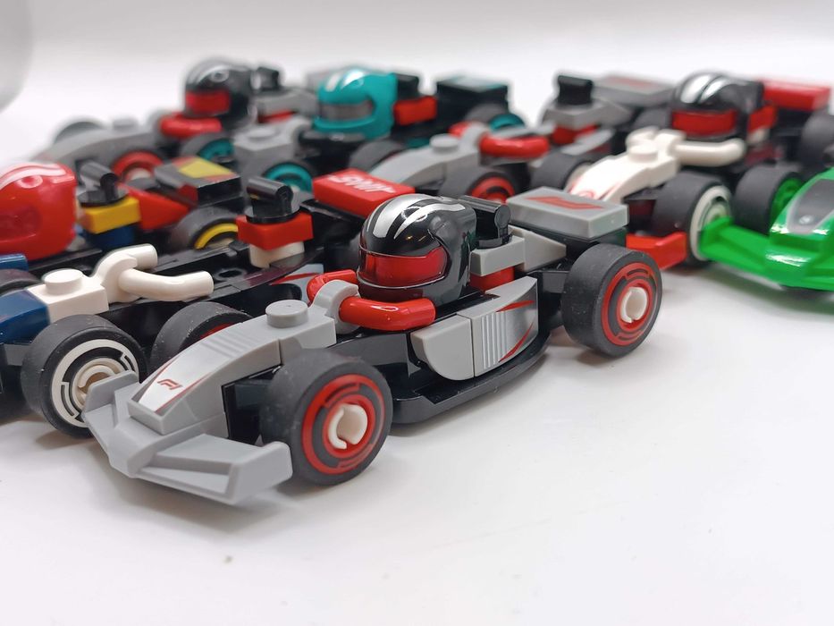 8x Lego Minifigures - Bolid Formuła F1