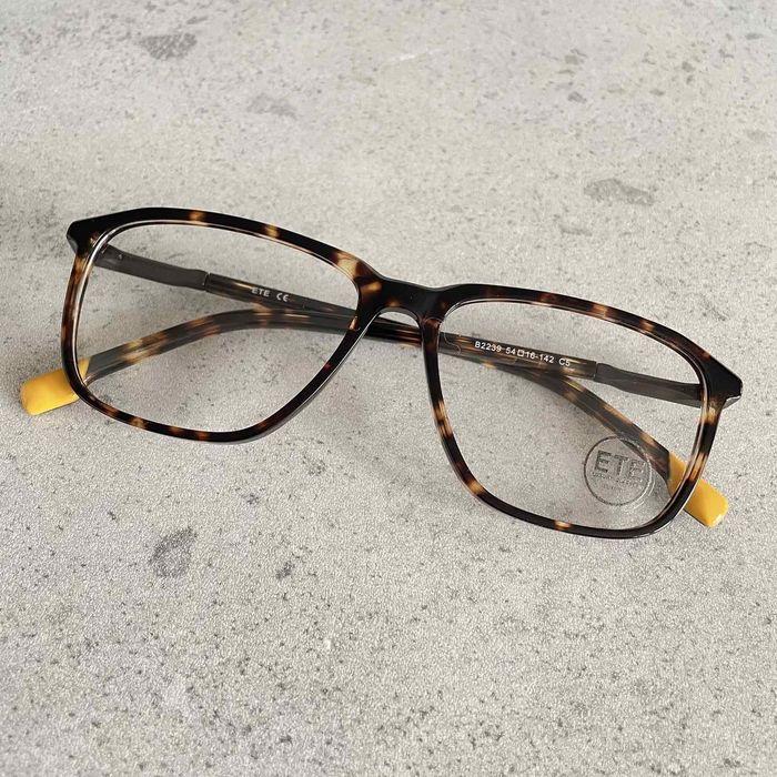 .Stylowe okulary, oprawki, unisex, etui w zestawie.materiał octan.
