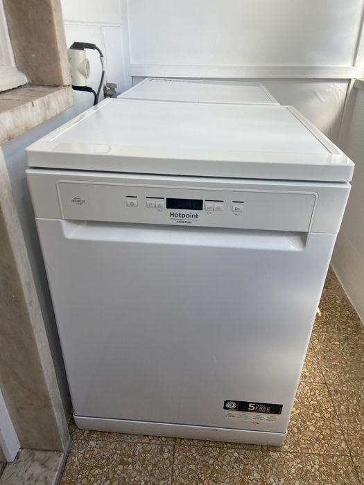 Máquina de Lavar Loiça HOTPOINT HFC 3C26 F
