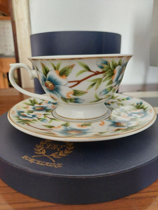 Chávena decorativa francesa antiga
