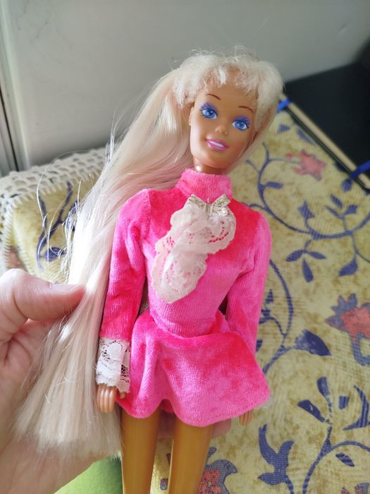 Barbie com vestido rosa