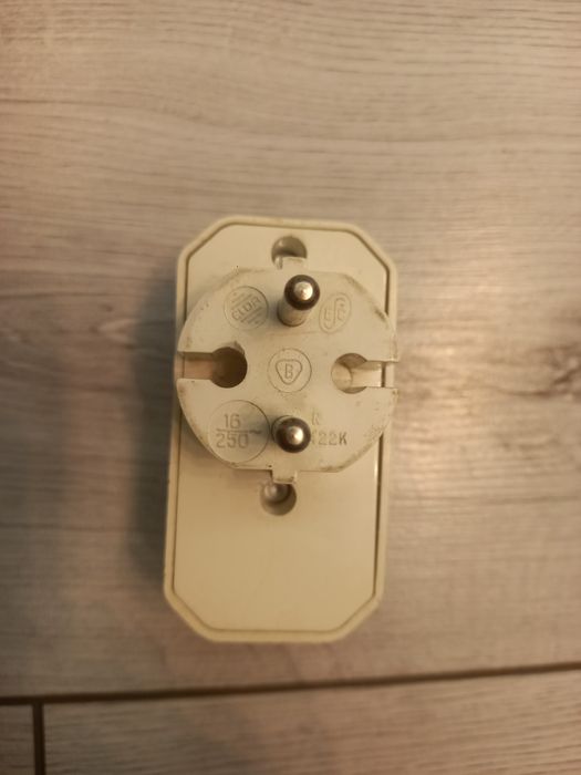 Stara płaska rozdzielka