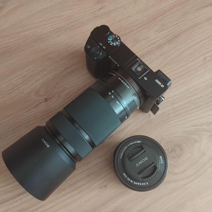 Sony a6000 z dwoma obiektywami