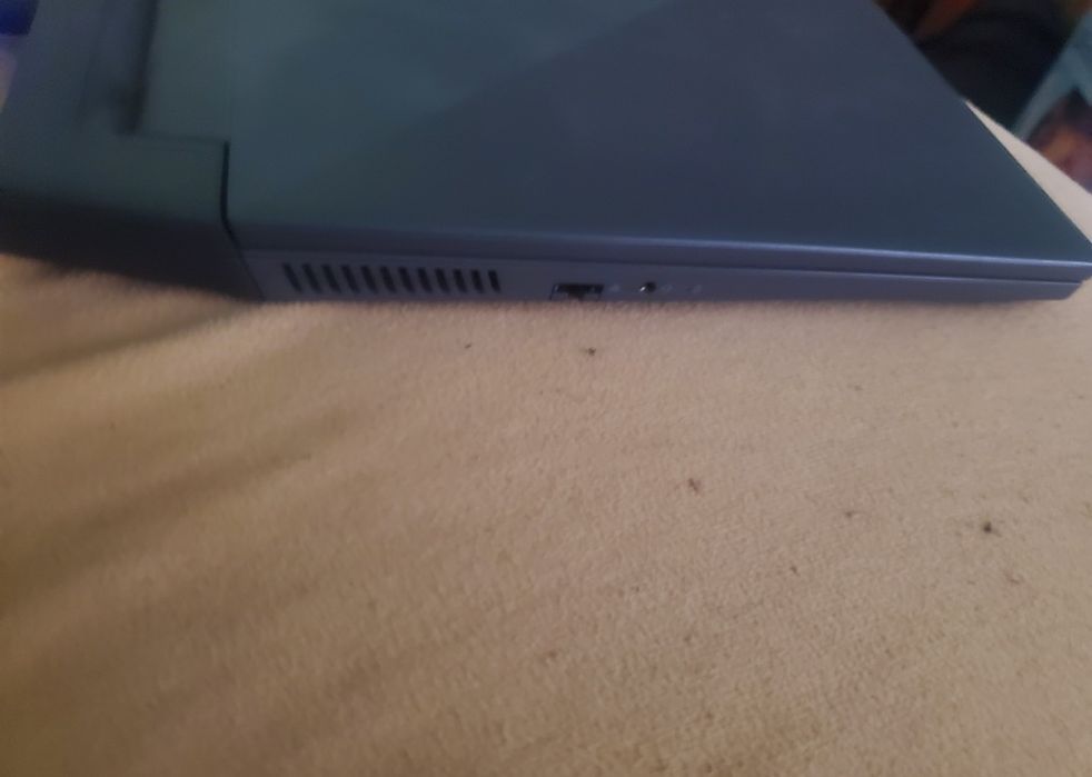 Laptop gamingowy Dell G15