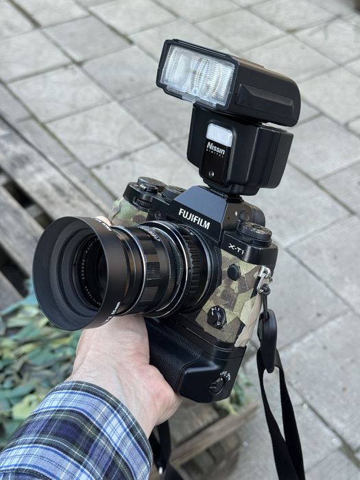 Fujifilm X-T1(Пробіг 5К) + Оригінальна батарейна ручка VG-XT1