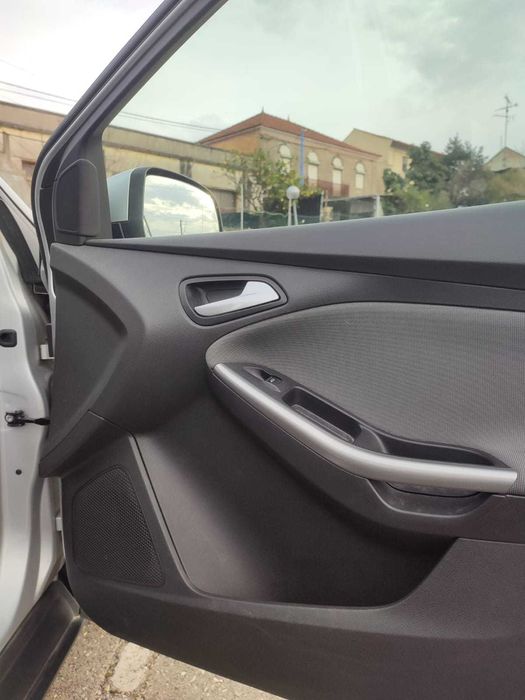 ford focus Titanium 2014 bem estimado