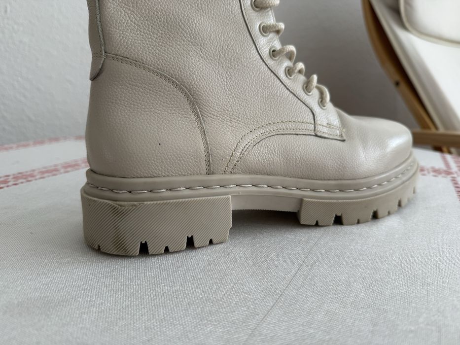 Skórzane buty.