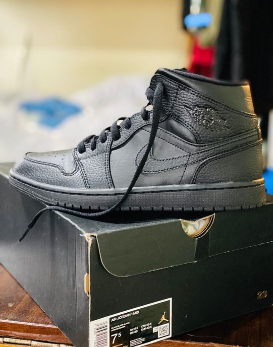 Nike Air Jordan 1 One Mid 40.5