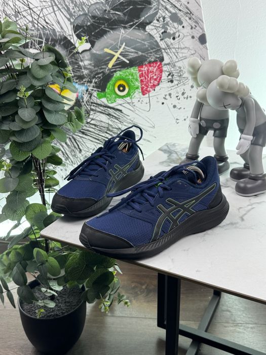 Кросівки Asics Jolt 4 39.5 розмір Е8337