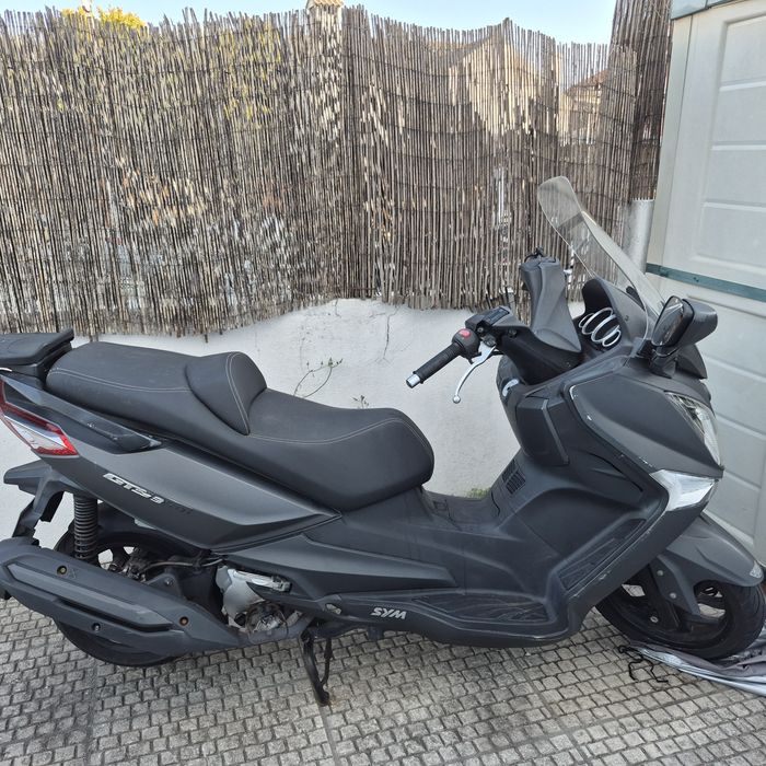 Moto sym gts 300