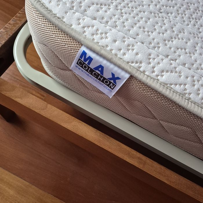 Cama de solteiro com estrado e colchão