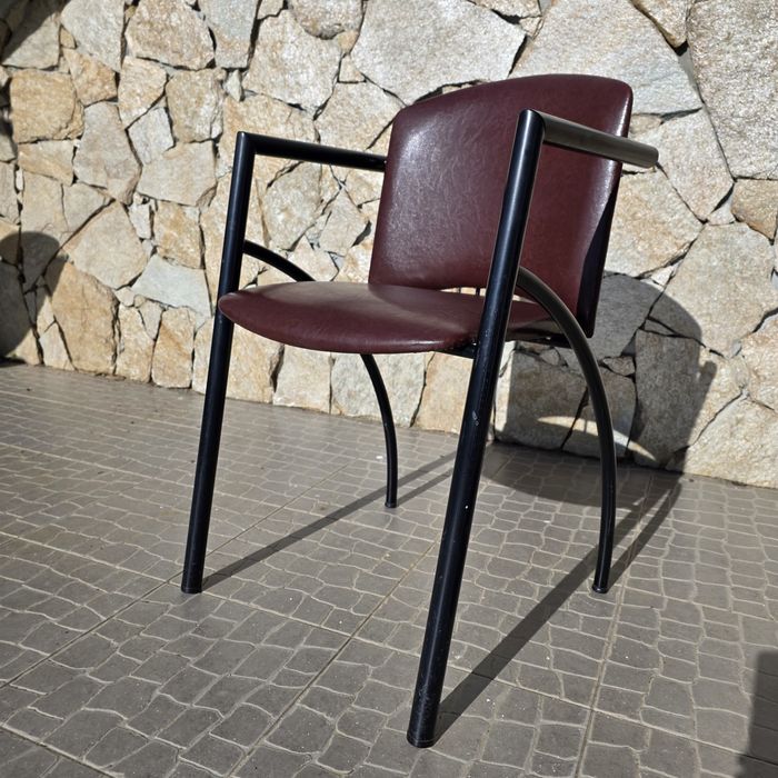 Cadeiras e mesas de restauração