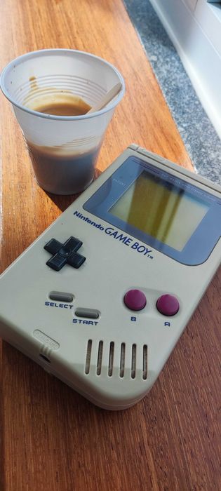 Game Boy Clássico com jogo Donkey Kong incluído