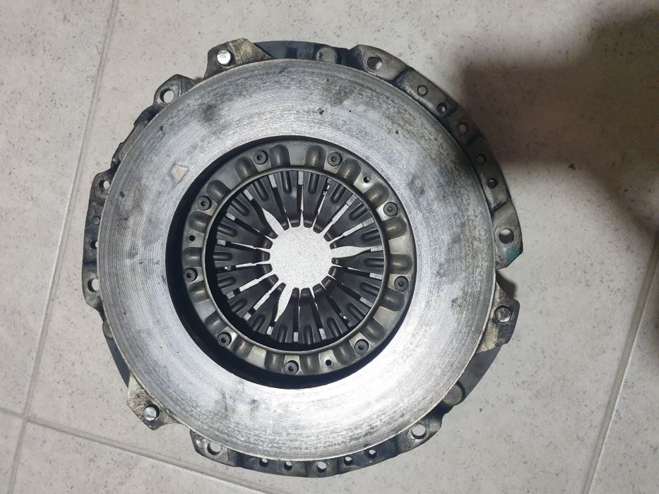 Комплект зчеплення Valeo Opel Antara Chevrolet Captiva  2.2 diesel 2wd