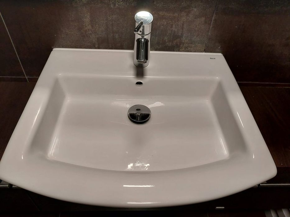 Umywalka  ROCA, plus bateria hansgrohe