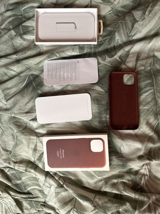 Apple Leather Case ( UMBRA)