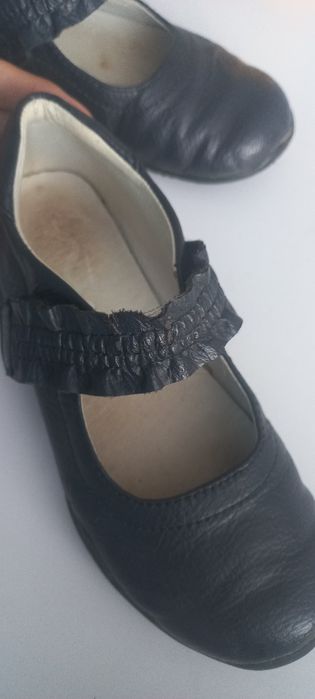 Agranatowe lakierki eleganckie buty dla dziewczynki 27. 5