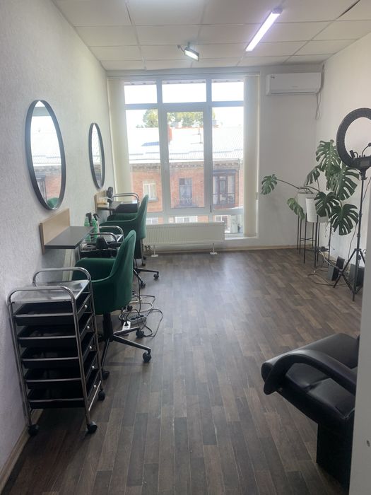 Здам в оренду гарний кабінет краси в центрі міста.