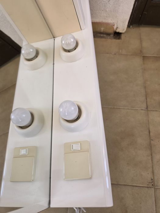 Espelho WC c/ Iluminação e Armário